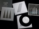 WHITE LIES - TO LOSE MY LIFE 7 inch Vinyl Box Set 2009. Rare. Signed Print