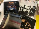 Lot: 4 Wings vinyl record albums (6 records) - includes Band on the Run