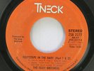 Soul 45 The Isley Brothers - Footsteps In The Dark (Part 1 & 2) / Groove With Yo