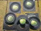 COLLECTION OF 5 BEATLES / APPLE 45'S + ORIGINAL SLEEVES (1 FACTORY SAMPLE) VG/EX