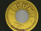 ROCKABILLY -ROY ORBISON - CHICKEN HEARTED  / I LIKE LOVE - HEAR 1957 SUN 284
