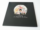 QUEEN 'A DAY AT THE RACES' LP UK EMI RECORDS 1976 LP EARLY PRESS G/FOLD INNER