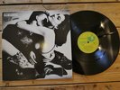 SCORPIONS LOVE AT FIRST STING LP 33T VINYLE EX COVER EX ORIGINAL 1984