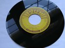 Johnny Cash 45 - I Love You Because / Straight A'S in  Love - SUN 334 M-