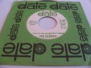 THE GLORIES - (I LOVE YOU BUT) GIVE ME MY FREEDOM / SECURITY - DATE DJ