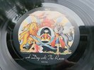 QUEEN A DAY AT THE RACES 1976 Original EX+ ARCHIVED COPY
