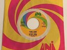 Elton John / Your Song & Take Me To The Pilot / 1970 original 45 NM+