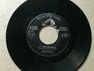 ELVIS PRESLEY ITS NOW OR NEVER  RCA LIVING STEREO 45 / 61-7777