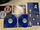 ELECTRIC LIGHT ORCHESTRA. OUT OF THE BLUE. BLUE VINYL. UK 2 x LP. JETDP 400.