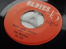 THE BEATLES  ORIG  1964 USA  OLDIES 45  TWIST AND SHOUT    /   THERES A PLACE