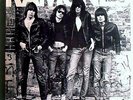 THE RAMONES SELF-TITLED 1st  RARE ORIG '75 SIRE LP w/ORIG CAT # & LABEL MISPRINT