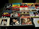 VEND LOTS  45 TOURS ANNEE 70/80 =50 DISQUES .MICHAEL JACKSON.MYLENE FARMER.EXT: