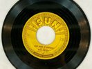 Elvis Presley - Blue Moon of Kentucky / That's All Right on Sun 209