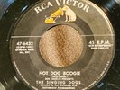 45rpm THE SINGING DOGS Hot Dog Rock And Roll RCA 47-6432 DON CHARLES VG++