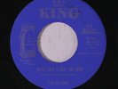 DE VONS: Someone To Treat Me (the Way You Use To) / Never Find A Love Like Min