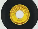SUN 284  - ROY ORBISON - CHICKEN-HEARTED / I LIKE LOVE - 45 RPM - 1957