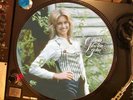 OLIVIA NEWTON JOHN - Jolene (LIVE IN JAPAN 1976) 12