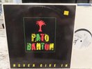 PATO BANTON NEVER GIVE IN  VG++/N MINT- LP VINYL  RANKING ROGER, 1988 REGGAE