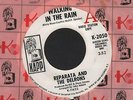 (Hear) 1969 Reparata and the Delrons Girl Group M- DJ 45 (Walking in the Rain)