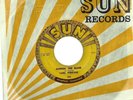 (45) 'CARL PERKINS' 'BOPPIN THE BLUES' 'SUN RECORDS' '1956'