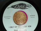 Rare Northern  THE PUFFS   I Only Cry Once A Day Now / Moon Out There  DORE 757
