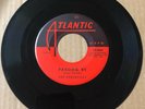 The Versatiles 1958 DOO WOP 45 Crying / Passing By ATLANTIC VG++/MINT-