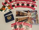 ELVIS PRESLEY. UK No1 SINGLES Box Set. Coloured vinyl. MINT condition. + Poster.