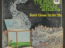 PILGRIM JUBILEE SINGERS: don't close in on me NASHBORO 12