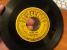 ELVIS PRESLEY   100% ORIGINAL SUN 45 rpm Record   Sun 223   MYSTERY TRAIN
