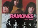 4 Vinyl LPs Ramones Rocket To Russia/End Of The Century/It´s Alive Top Zustand