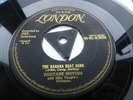 Gold London 45 rpm FONTANE SISTERS, BANANA BOAT SONG - LONESOME BLUES
