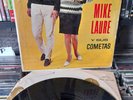 MIKE LAURE Y sus cometas 