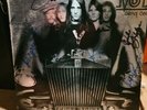 Mott The Hoople - Drive On. Signed by all 5. Excellent condition. Sleeve only.