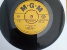 Wilson Pickett, Let Me Be Your Boy/My Heart Belongs to you.MGM,1965. 45 single .