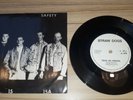 Straw Dogs - Dead on Arrival Vinyl 7