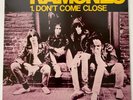RAMONES Don't Come Close 12