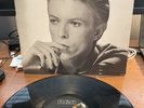 DAVID BOWIE -CHANGES ONE Vinyl LP Record - PLAY-GRADED