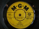 KRIS IFE - HUSH   THE SPECTATOR 1967 MGM ***RARE MOD DANCER***