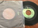 PAUL MCCARTNEY AND WINGS Jet / Let Me Roll It 45 Single Near Mint