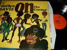 MILES DAVIS : ON THE CORNER LP 1972 CBS 65246 NL