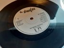 Stranglers 'No more heroes'  black and white labels (Solid Centre)