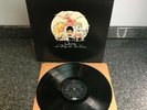 LP VINYL ALBUM QUEEN A DAY AT THE RACES 1976 UK 1ST PRESS EMTC 104 EX/NM