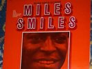 MILES SMILES // MILES DAVIS QUINTET 1977 COLUMBIA LP PC 9401 RE