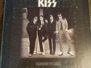 kiss Dressed To Kill vinyl NM- toEX VINYL VG+ COVER orig. 1975 press, CASABLANCA