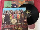THE BEATLES - SGT PEPPERS - First Edition UK MONO LP IN GATEFOLD WITH INSERT