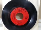 JOHNNY CASH  AND JUNE CARTER Jackson / Pack Up Your Sorrows 45 RPM COLUMBIA 1967