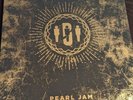Pearl Jam Live at Third Man Records (06.09.2016) - Records patch book and pin
