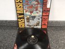 LP VINYL ALBUM GUNS N' ROSES 