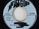 Bob Marley, The I-Threes & Wailers 