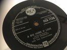 ELVIS PRESLEY : A BIG HUNK O' LOVE  /  MY WISH CAME TRUE.  UK. 78.rpm (1959)